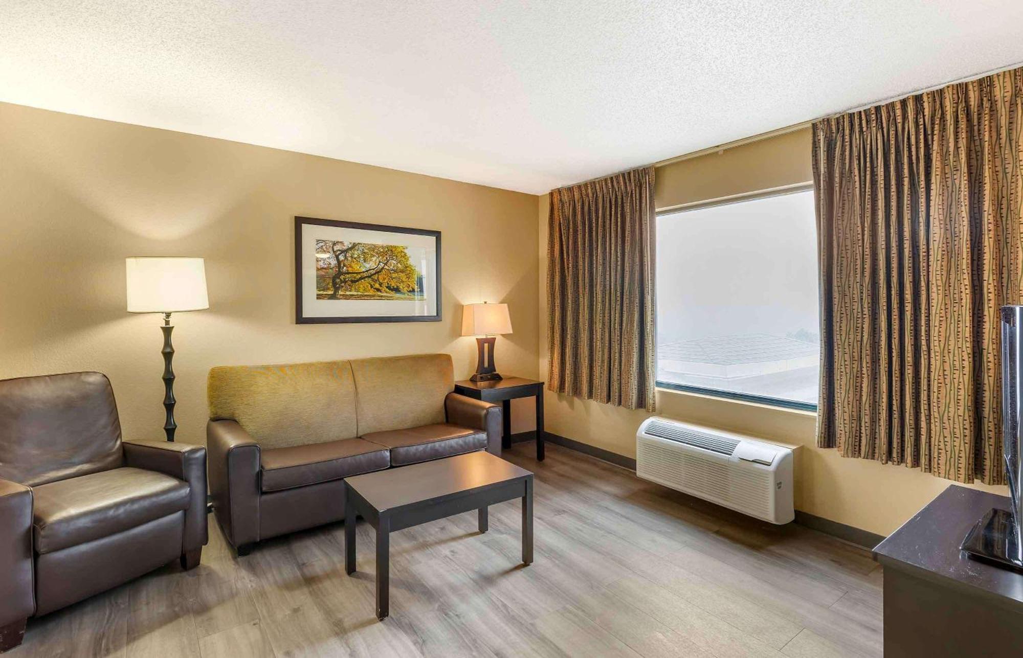 เอ็กซ์เทนด์ สเตย์ อเมริกา บิลลิงส์-เวสต์เอนด์ Hotel ภายนอก รูปภาพ